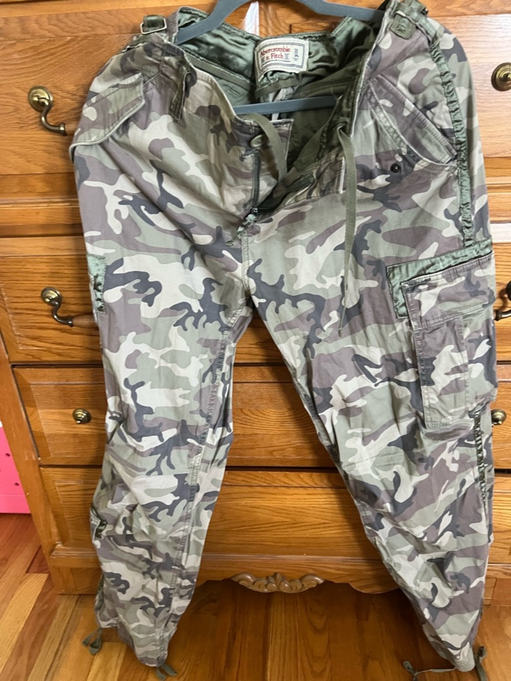 Abercrombie & Fitch Green and Brown Camo Cargo Pants